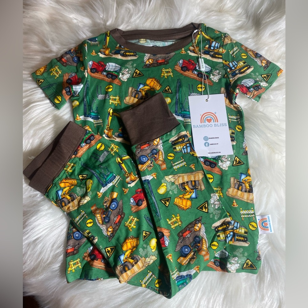 Bamboo Bliss Pj Set Size: 2T Construction Print.